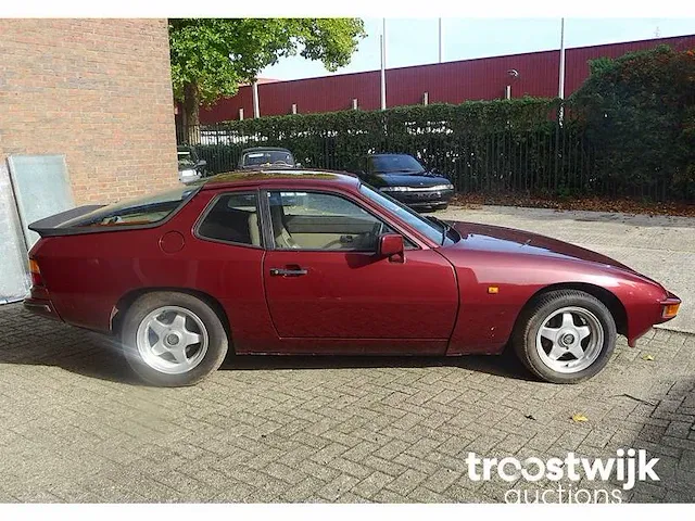 Porsche 924 (barn-find) - afbeelding 27 van  30