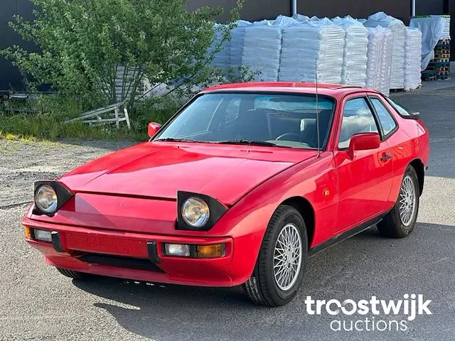 Porsche 924 - afbeelding 1 van  11