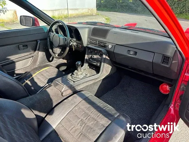 Porsche 924 - afbeelding 9 van  11