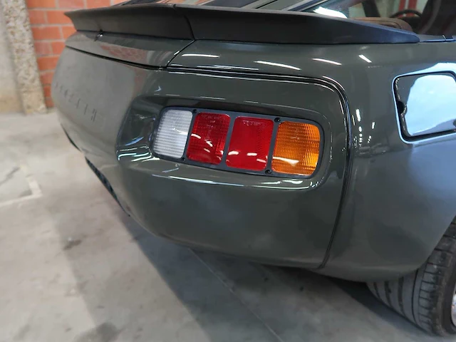Porsche 928 s - afbeelding 101 van  107