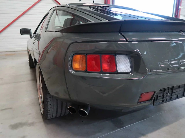 Porsche 928 s - afbeelding 102 van  107