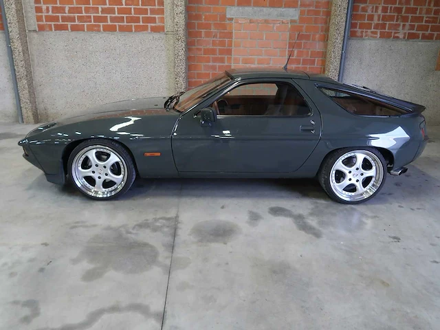 Porsche 928 s - afbeelding 12 van  107