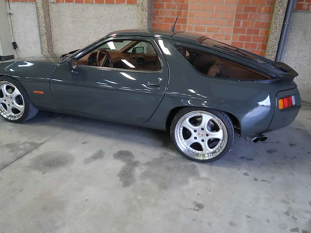 Porsche 928 s - afbeelding 13 van  107