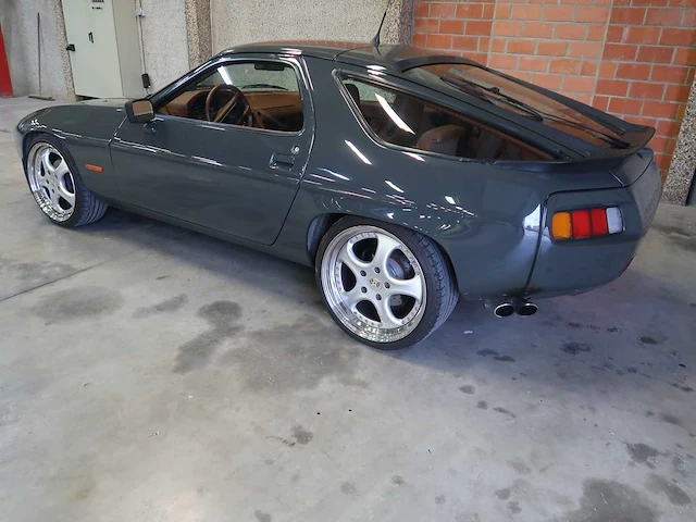 Porsche 928 s - afbeelding 16 van  107