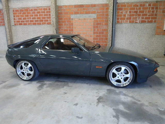 Porsche 928 s - afbeelding 86 van  107