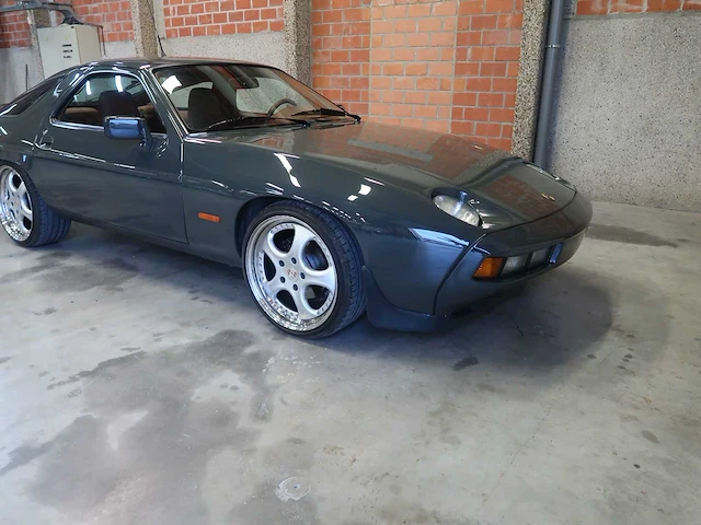 Porsche 928 s - afbeelding 88 van  107