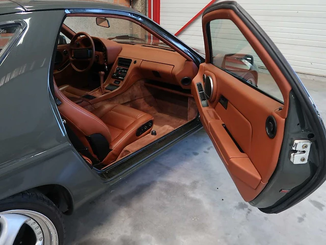 Porsche 928 s - afbeelding 99 van  107