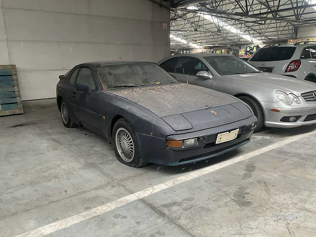 Porsche 944 - afbeelding 36 van  38