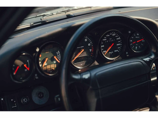 Porsche 964 turbo 3.3l ***no reserve*** - afbeelding 32 van  100