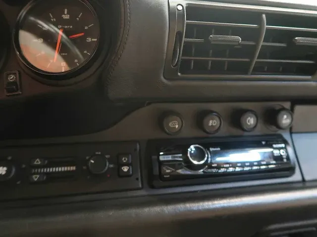 Porsche 993 cabrio - afbeelding 84 van  100
