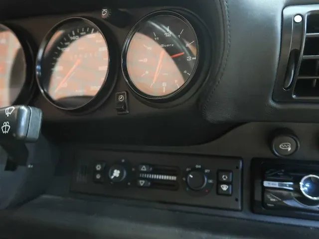 Porsche 993 cabrio - afbeelding 88 van  100
