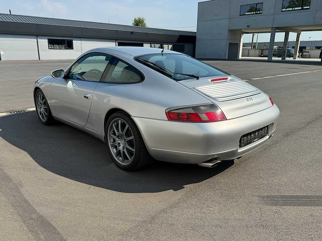 Porsche 996 - afbeelding 36 van  38