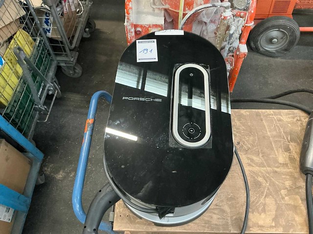 Porsche laadpaal - afbeelding 1 van  5