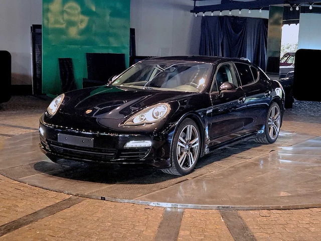 Porsche panamera 3.0 v6 diesel - afbeelding 1 van  52
