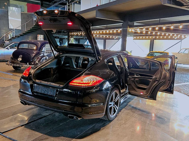 Porsche panamera 3.0 v6 diesel - afbeelding 19 van  52