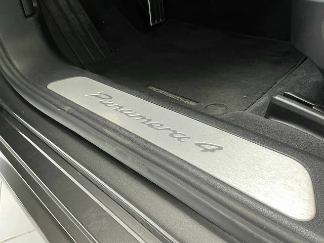 Porsche panamera 4 e-hybrid sport turismo - 2018 - afbeelding 18 van  44