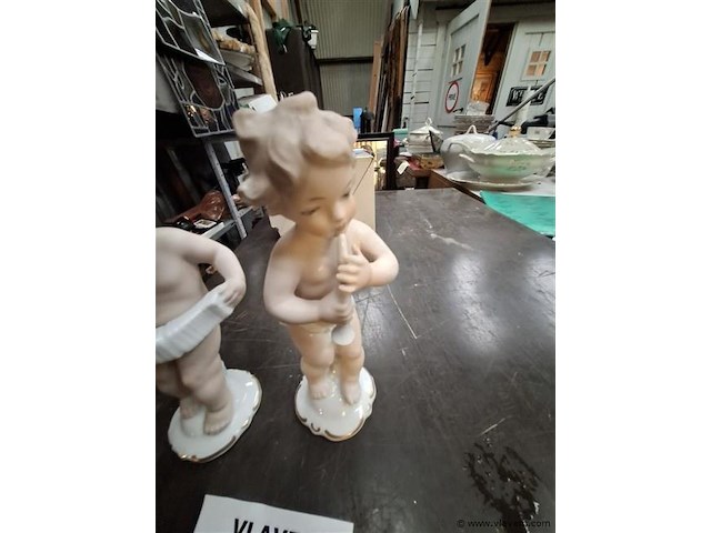 Porselein putto - afbeelding 3 van  4