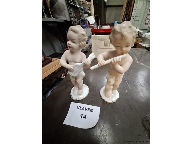 Porselein putto - afbeelding 1 van  4