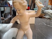 Porselein putto - afbeelding 2 van  3