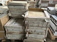 Porselein tegels 64 m²