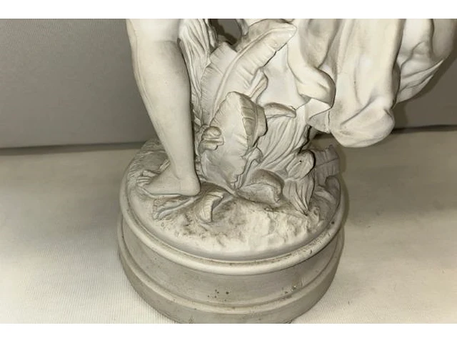Porseleinen beeld - afbeelding 3 van  12