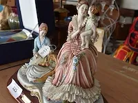 Porseleinen beeldje 2 vrouwen met kind cortese ca. 30cm - afbeelding 3 van  8