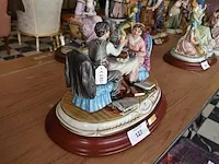 Porseleinen beeldje man en vrouw aan tafel ca. 25cm cortese - afbeelding 6 van  10