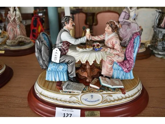 Porseleinen beeldje man en vrouw aan tafel ca. 25cm cortese - afbeelding 10 van  10