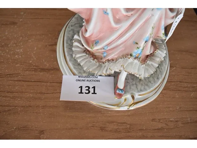 Porseleinen beeldje vrouw zittend met kind ca. 35cm - afbeelding 2 van  9