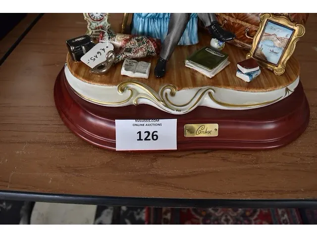 Porseleinen beeldje zittende man ca. 25cm cortese - afbeelding 2 van  9