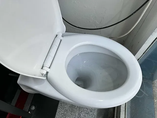 Porseleinen hangtoilet alca - afbeelding 3 van  4