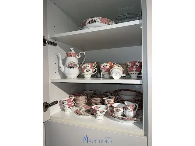 Porseleinen servies royal albert "lady carlyle" - afbeelding 5 van  12