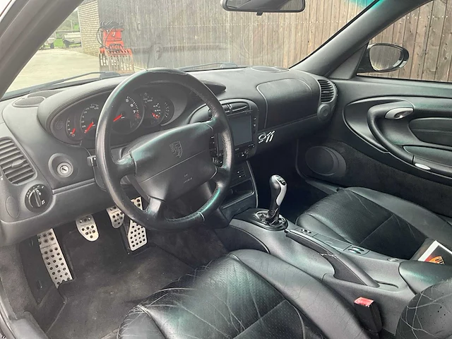 Porshe - 911 (996) carrera 2 - auto - afbeelding 21 van  47