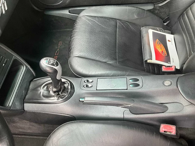 Porshe - 911 (996) carrera 2 - auto - afbeelding 27 van  47