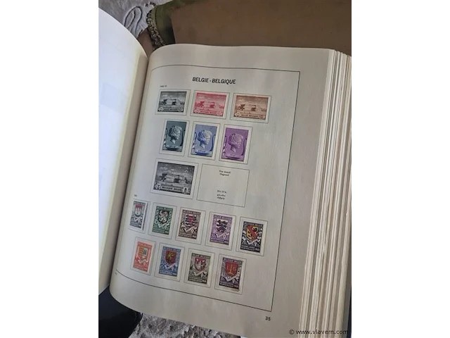 Postzegelboeken deels gevuld - afbeelding 4 van  8