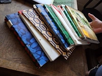 Postzegels diverse landen in 11 schrijfblokken - afbeelding 1 van  3