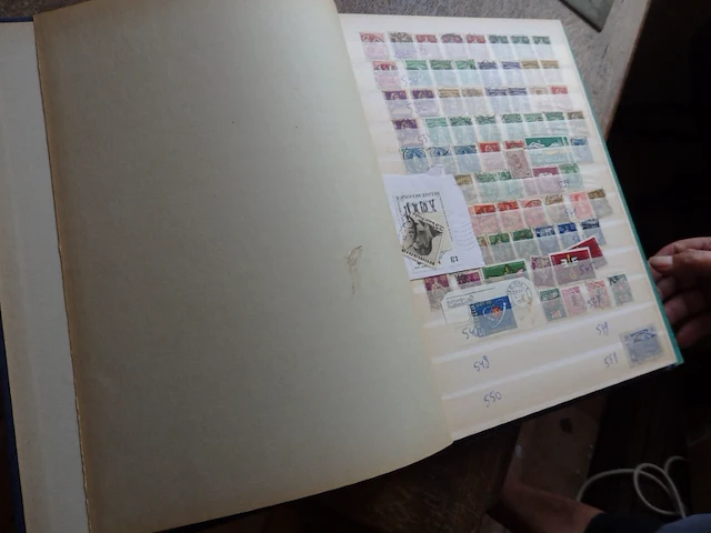 Postzegels zwitserland in 2 boeken - afbeelding 1 van  2