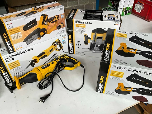 Power plus mix kavel diverse handgereedschap - afbeelding 1 van  5
