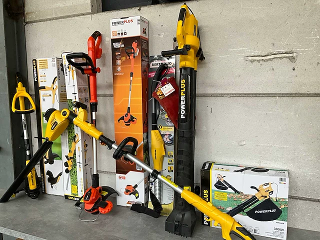 Power plus mix kavel diverse tuinmachines - afbeelding 1 van  7