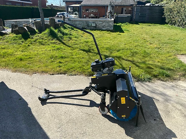 Power sweeper straatveegmachine - afbeelding 1 van  11