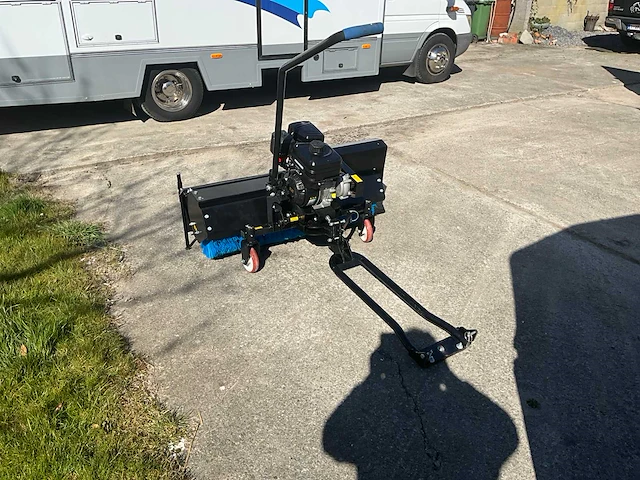 Power sweeper straatveegmachine - afbeelding 6 van  11
