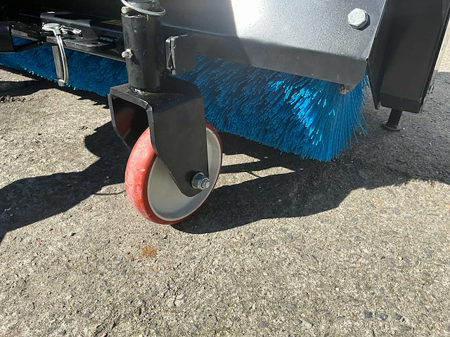Power sweeper straatveegmachine - afbeelding 9 van  11