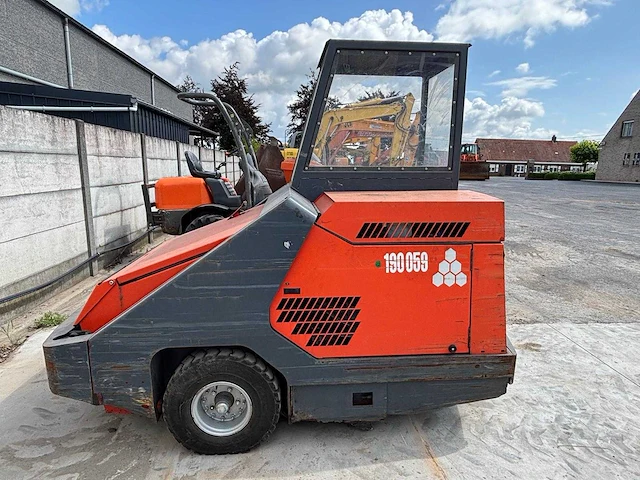 Powerboss - sw/9xr - zelfrijdende veegmachine - afbeelding 6 van  11