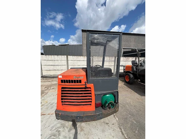 Powerboss - sw/9xr - zelfrijdende veegmachine - afbeelding 7 van  11