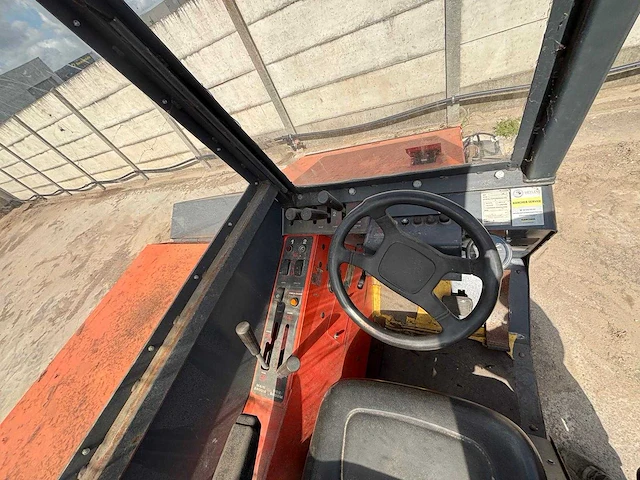 Powerboss - sw/9xr - zelfrijdende veegmachine - afbeelding 10 van  11