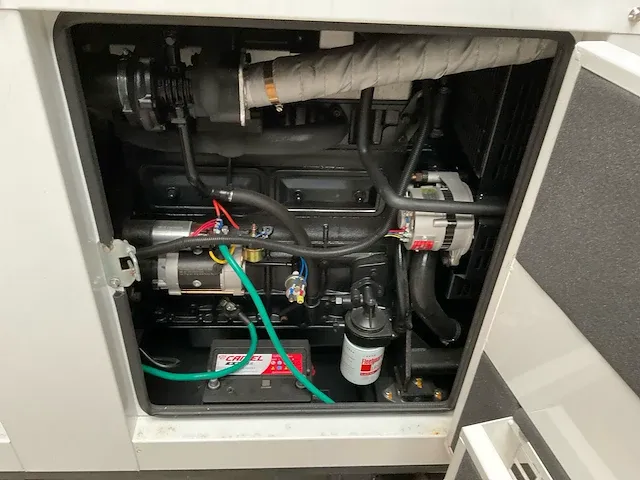 Powerplus gf2-60 kva stroomgenerator - afbeelding 3 van  6
