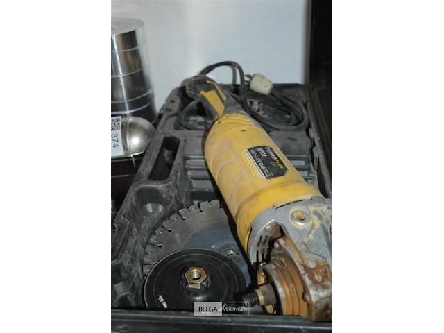 Powerplus haakse slijpschijf x0618 met koffer - afbeelding 3 van  4