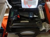 Powerplus pneumatische niet- en nagelmachine - afbeelding 1 van  1