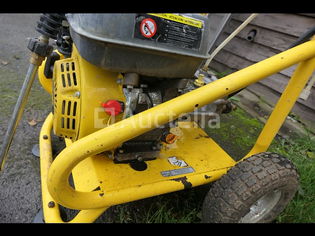 Powerplus pow xg9007 benzinemotor hogedrukreiniger - afbeelding 7 van  9
