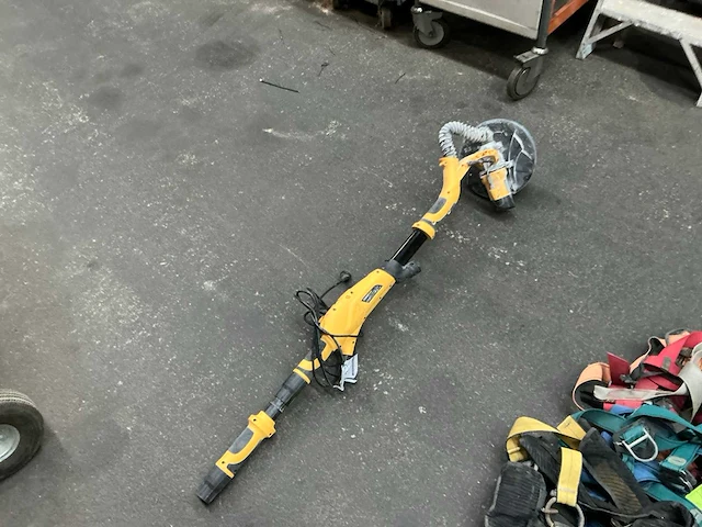 Powerplus powx04761 telescopische plafondschuurmachine - afbeelding 2 van  4